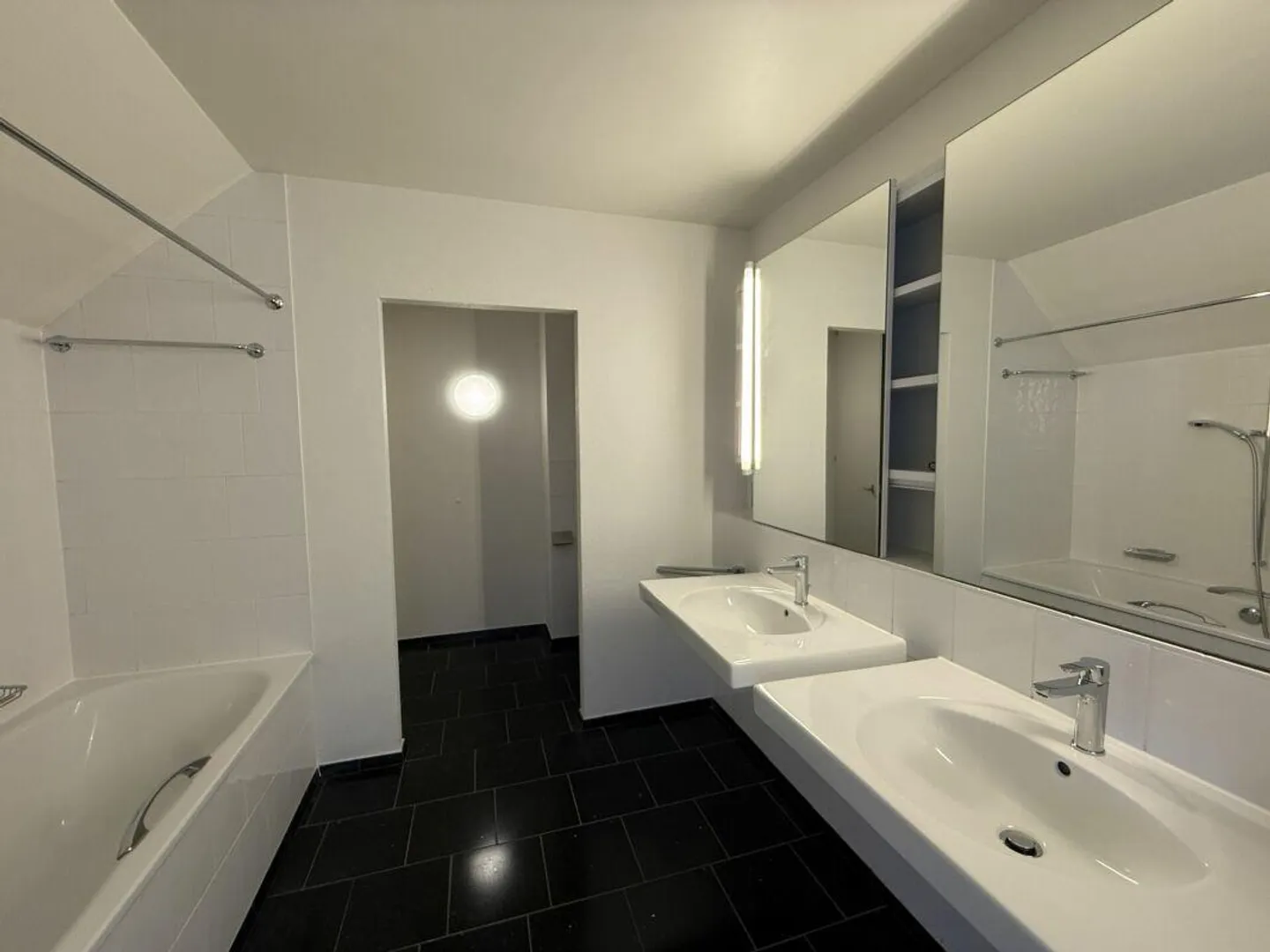 Grosszügige 4.5-Zi.-Maisonette-Wohnung mit Hobbyraum - Foto 12 di 16