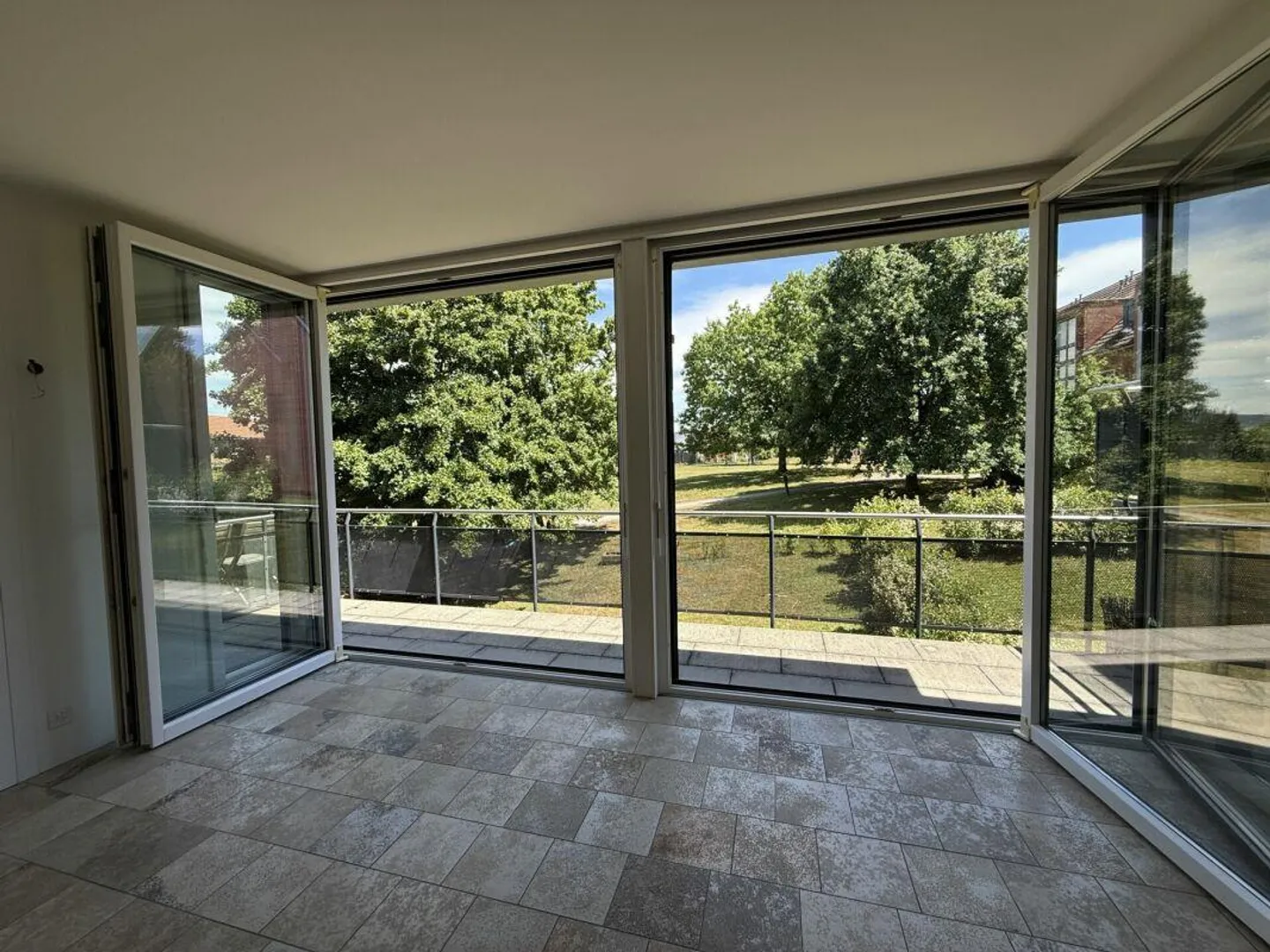 Grosszügige 4.5-Zi.-Maisonette-Wohnung mit Hobbyraum - Foto 3 di 16