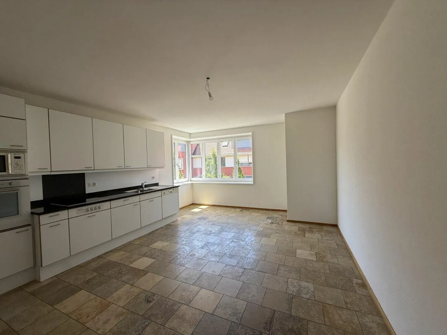 Grosszügige 4.5-Zi.-Maisonette-Wohnung mit Hobbyraum - Foto 5 di 16