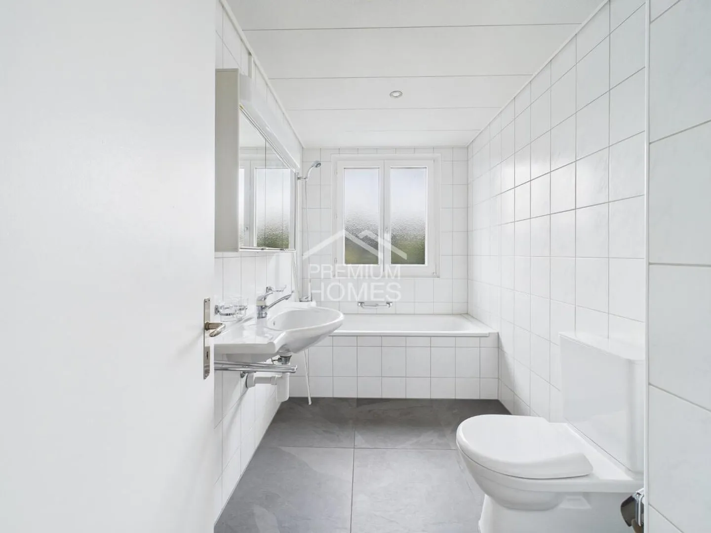 Light, Space & Privacy? Your Stylish Apartment near Bern! - Photo 7 of 9