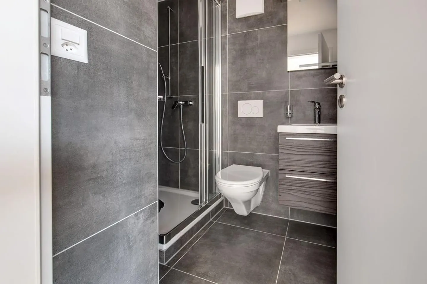 Appartement moderne 2,5 pièces - Photo 3 sur 4