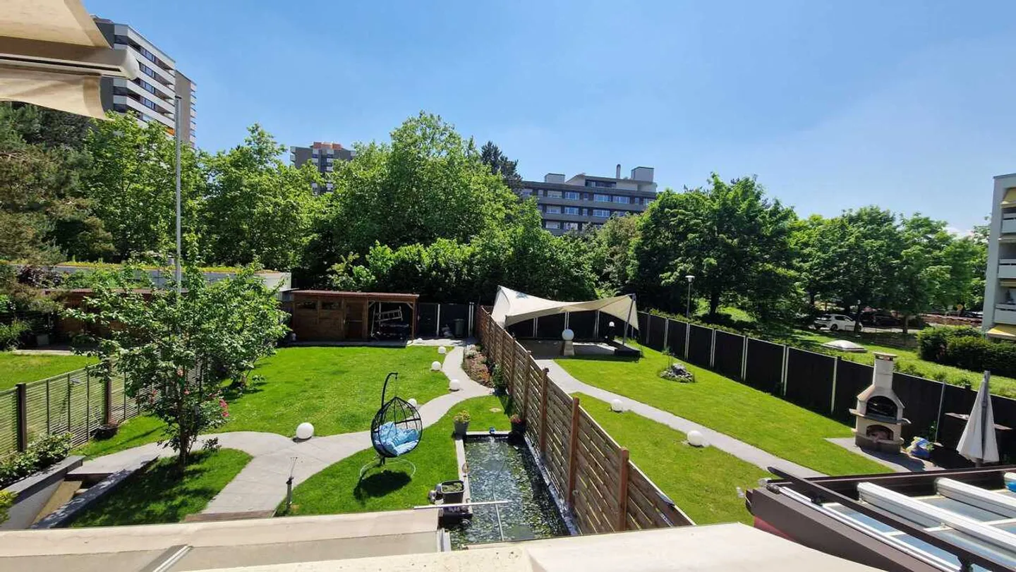 Vivre comme dans un resort – Votre jardin privé, spa & piscine à Reinach - COPIE - Photo 3 sur 13