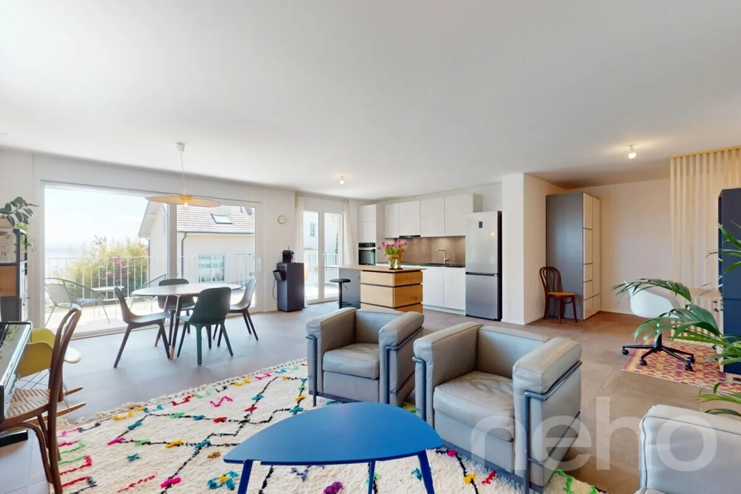 Eleganza al lago? Vista mozzafiato e comfort moderno - Foto 1 di 13