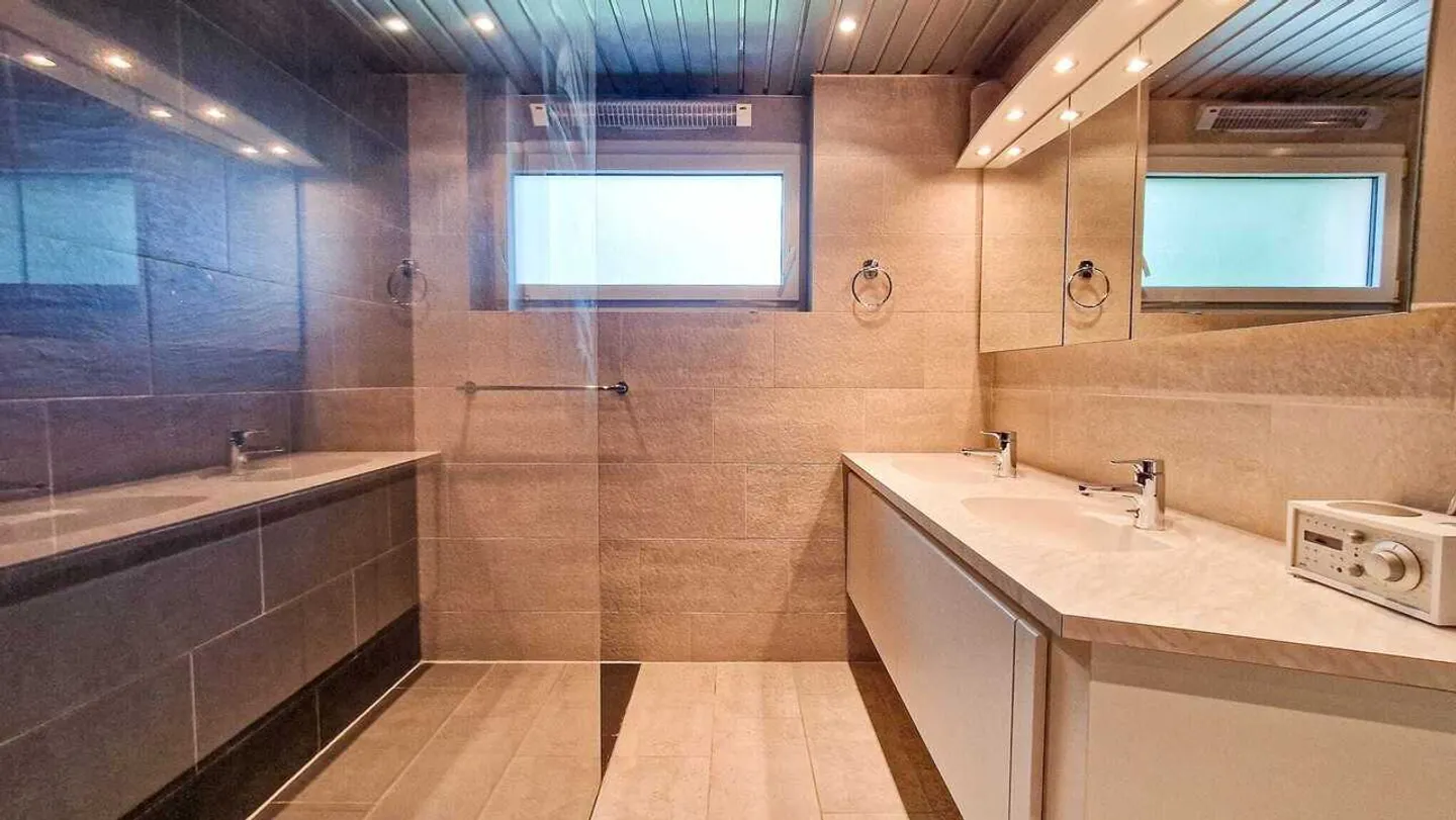 Vivre comme dans un resort – Votre jardin privé, spa & piscine à Reinach - COPIE - Photo 11 sur 13