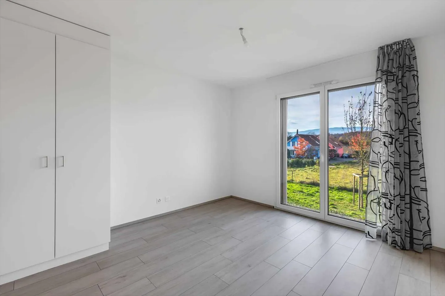 Bellissimo appartamento recente con balcone e vista sulla campagna - Foto 4 di 5