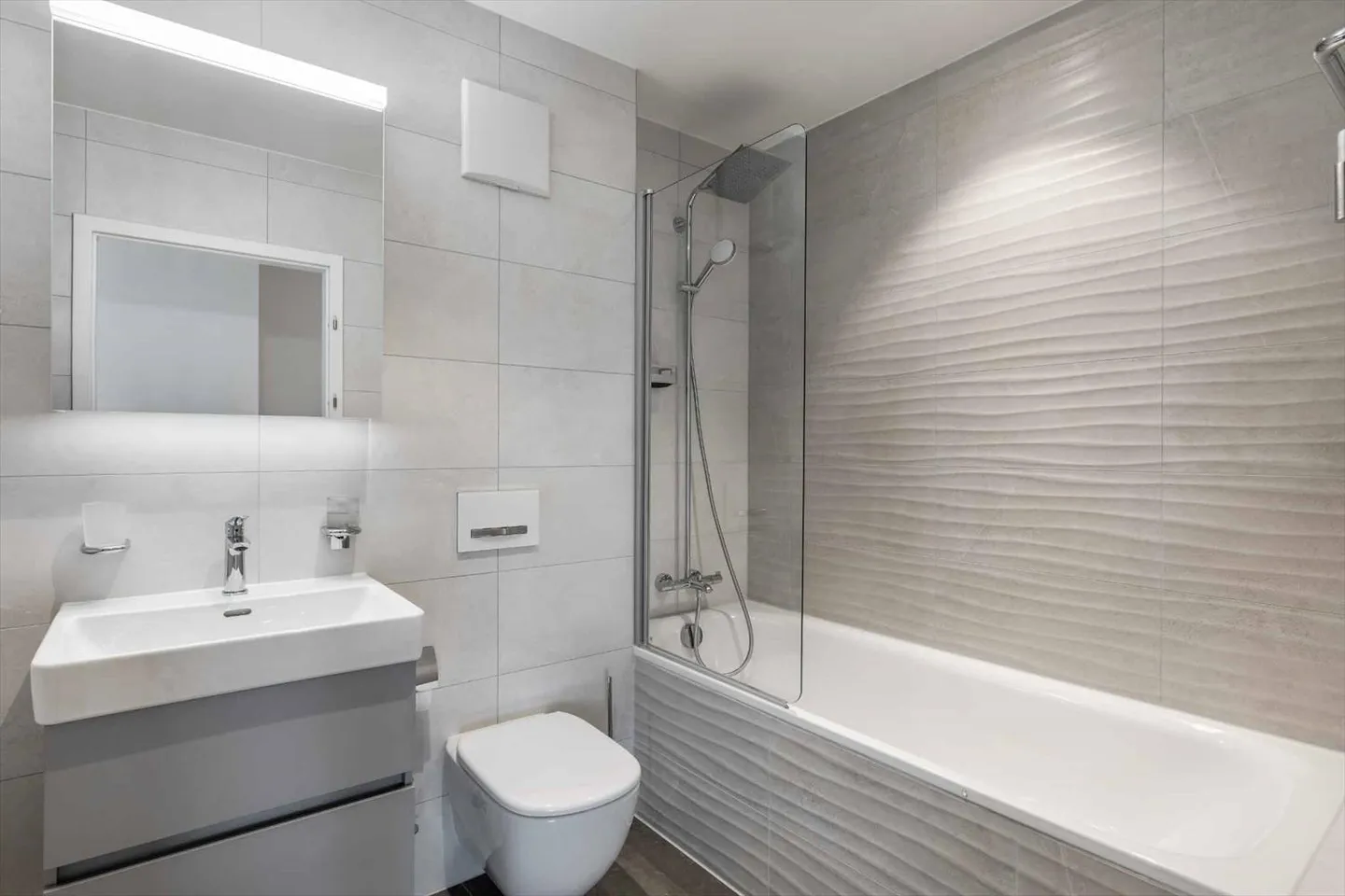 Bellissimo appartamento recente con balcone e vista sulla campagna - Foto 5 di 5