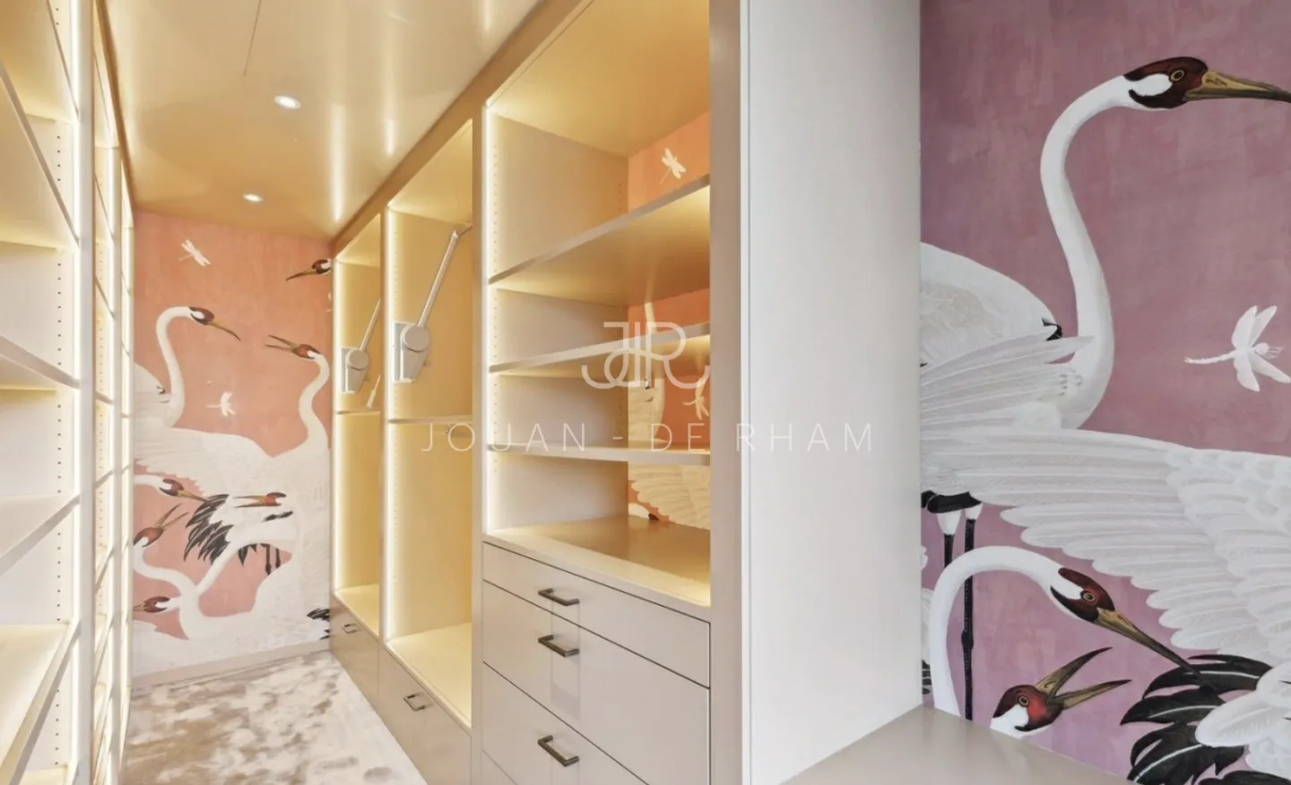 Extraordinary apartment with panoramic views - Photo 5 of 6