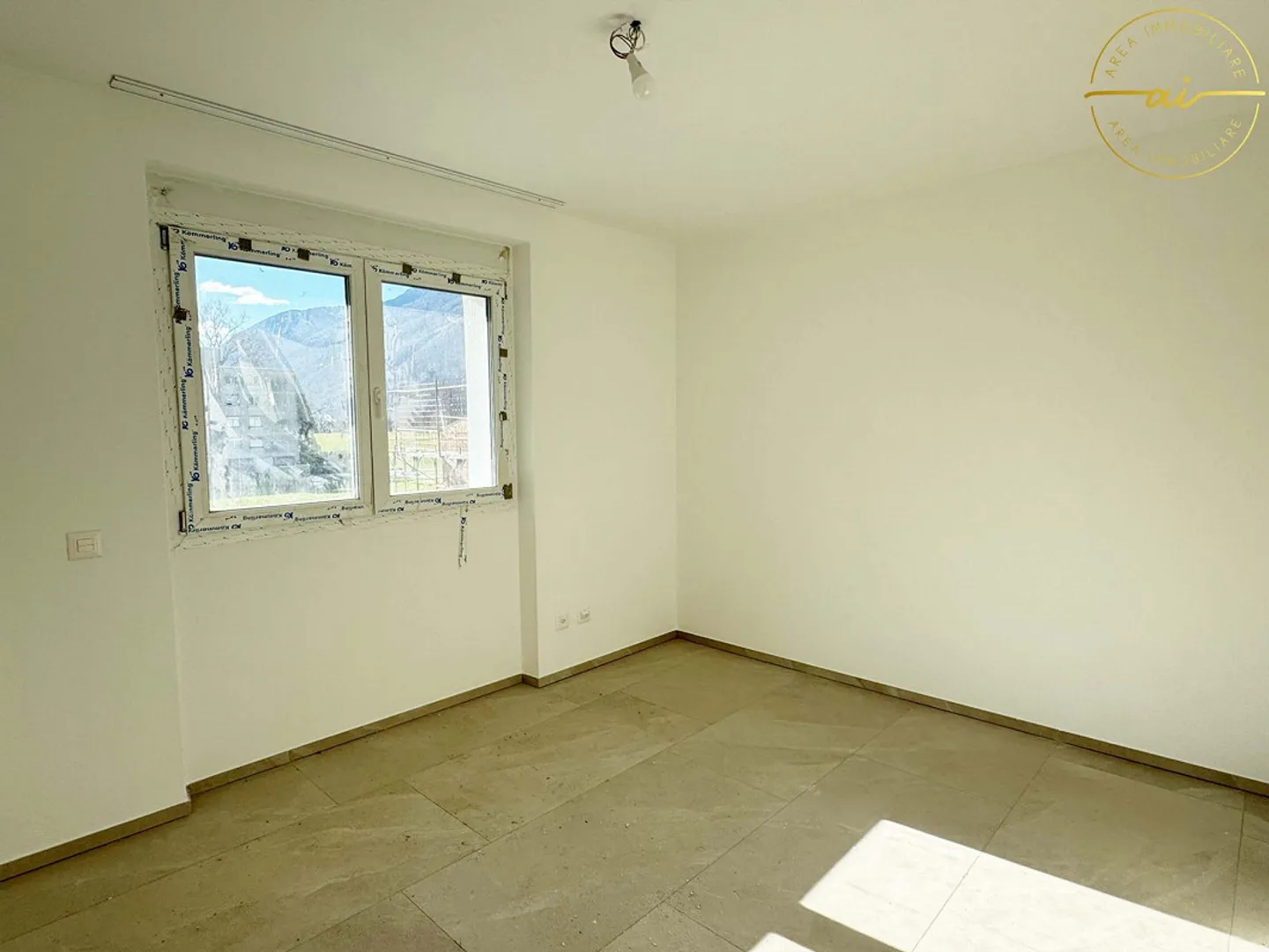 MODERNE 4.5 PIÈCES NOUVELLE CONSTRUCTION AVEC TERRASSE - Photo 7 sur 8