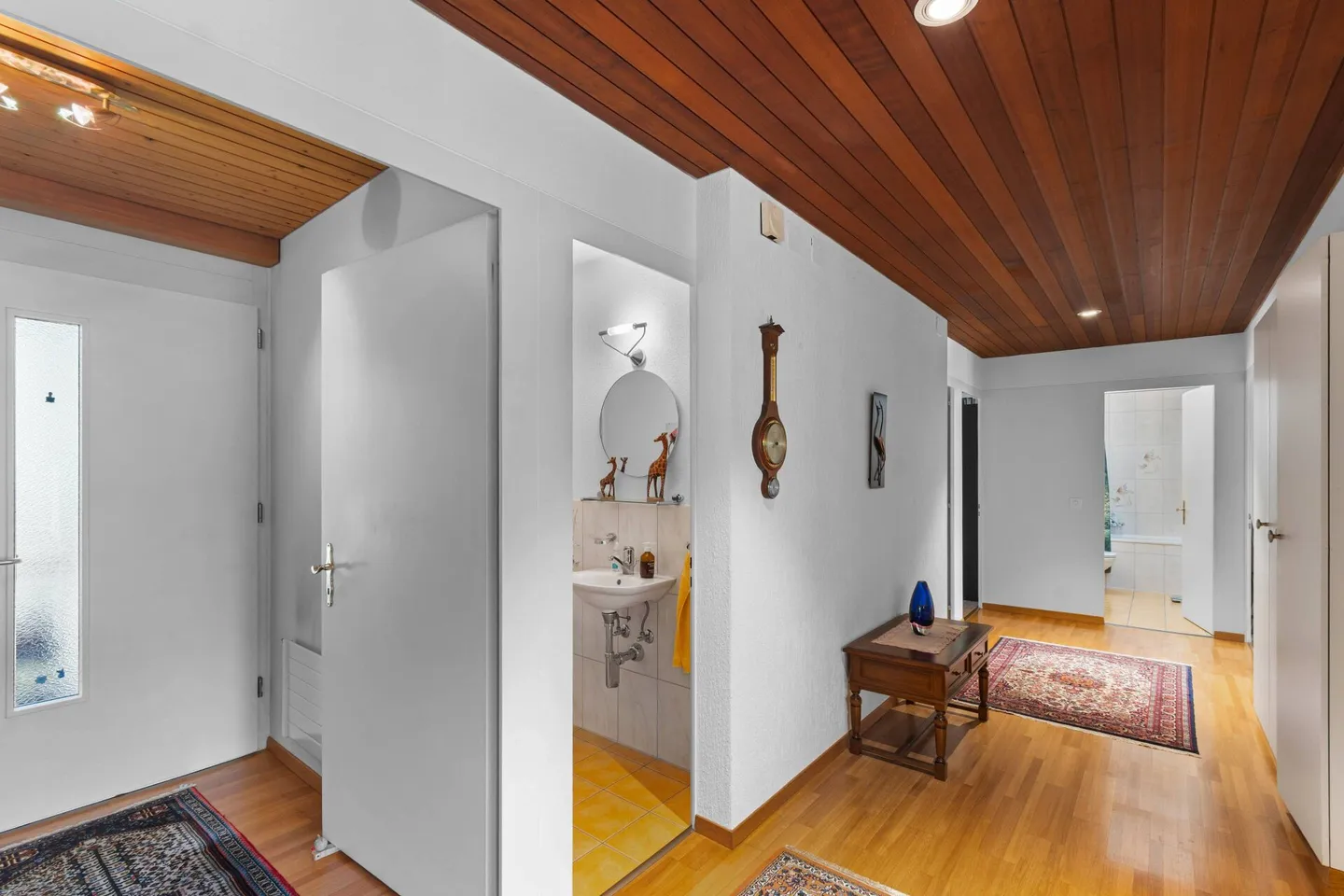Charming 5 1/2-Room Corner House in Bungalow Style in Preferred Residential Area - Photo 13 of 27