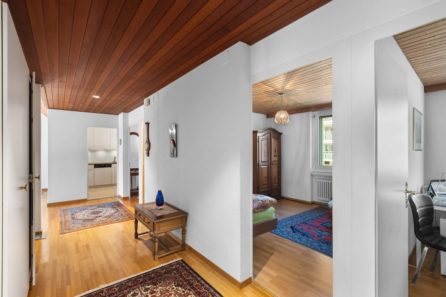 Charming 5 1/2-Room Corner House in Bungalow Style in Preferred Residential Area - Photo 14 of 27