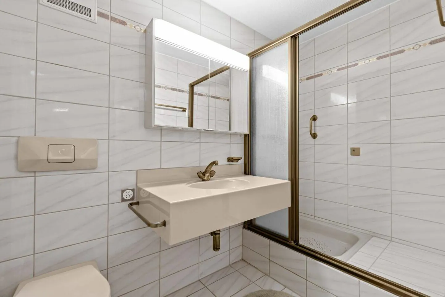 flexibel nutzbare 5-Zimmer-Wohnung mit einem Tiefgaragenplatz mitte... - Foto 16 von 23