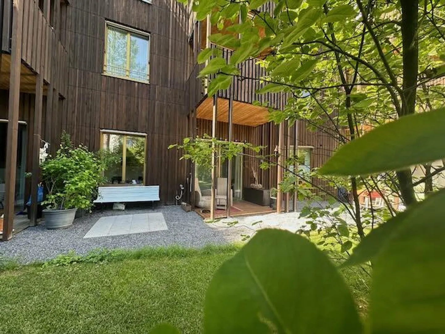 Loft Feeling: Exclusive 2.5-Room Garden Bijou with 3.5m Ceiling Height - Photo 10 of 19