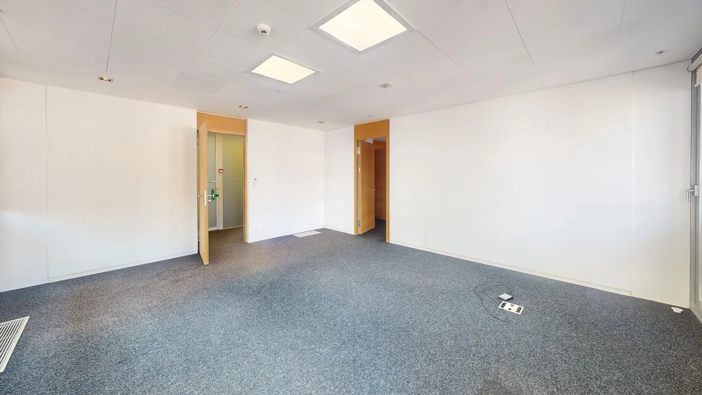 Office - Photo 4 of 11