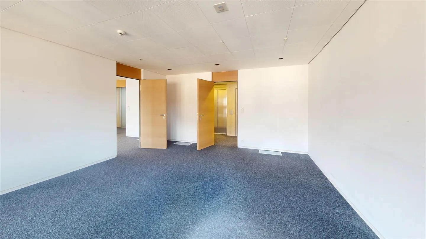 Office - Photo 6 of 11