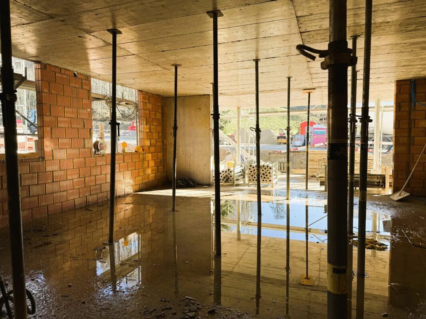 Modern Ground Floor Apartment - Photo 9 of 13