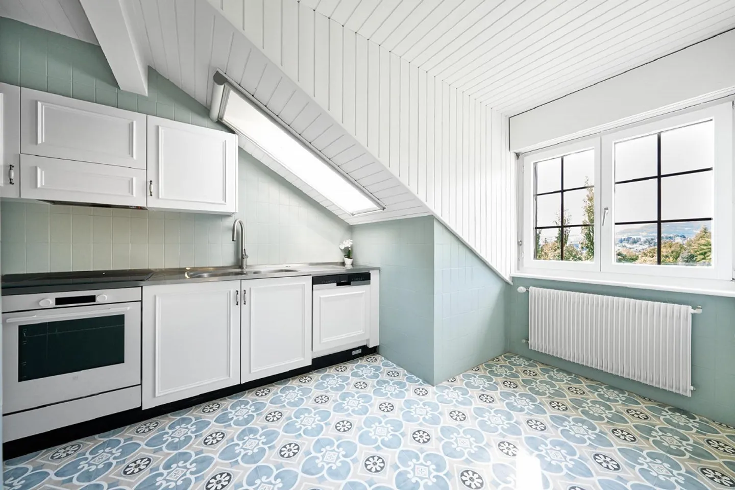 Geräumige 4,5-Zimmer-Wohnung mit atemberaubendem Seeblick - Foto 6 von 17