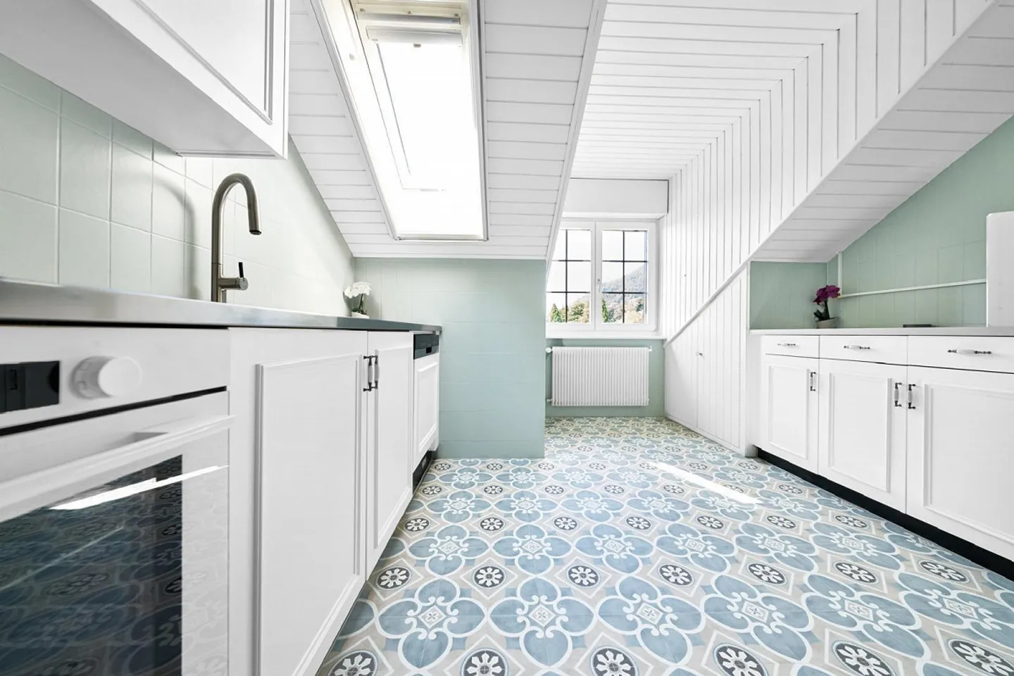 Geräumige 4,5-Zimmer-Wohnung mit atemberaubendem Seeblick - Foto 7 von 17