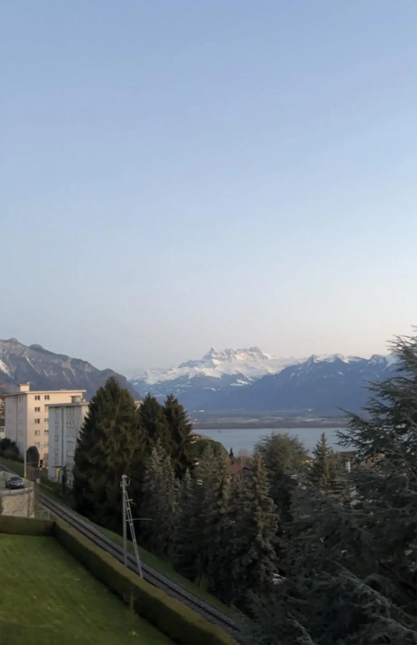 Geräumige 4,5-Zimmer-Wohnung mit atemberaubendem Seeblick - Foto 17 von 17