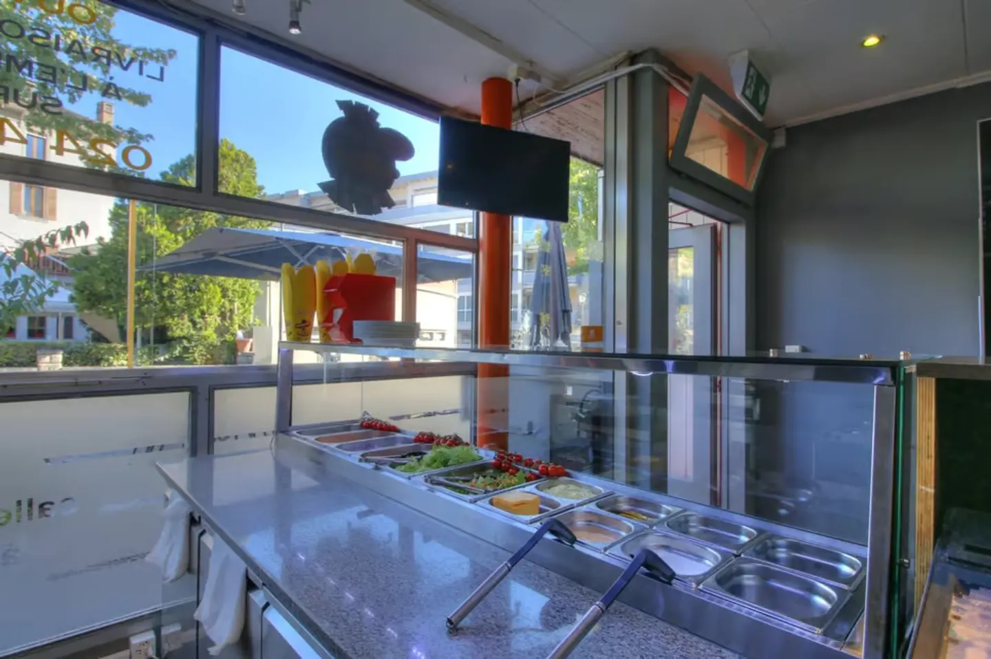 Business for Sale: Kebab, Pizza, Tacos in Downtown Monthey - Photo 4 of 13