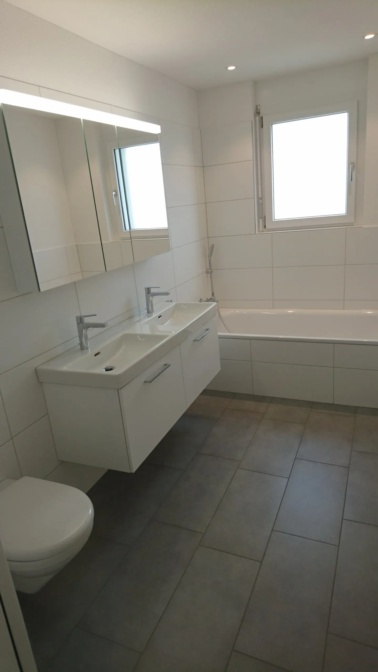 Moderne 3.5-Zimmer-Wohnung mit Balkon - Foto 6 von 9