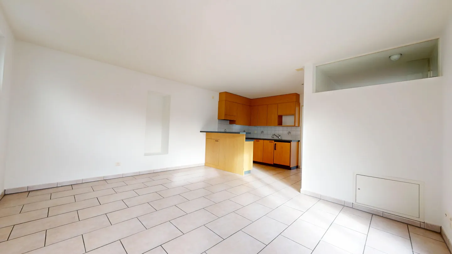 Versatile Apartment with Balcony - Photo 2 of 8