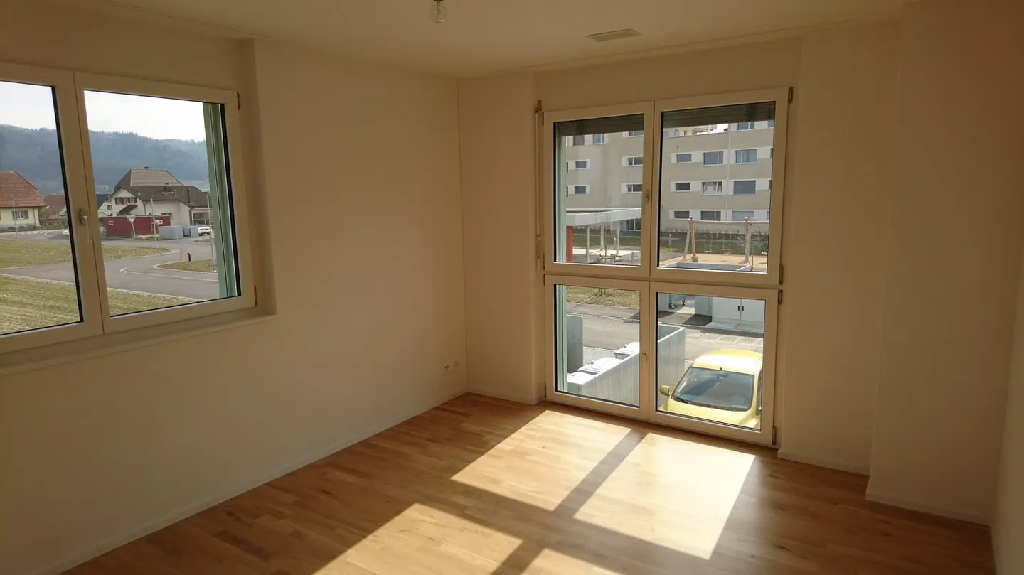 Moderne 3.5-Zimmer-Wohnung mit Balkon - Foto 4 von 9