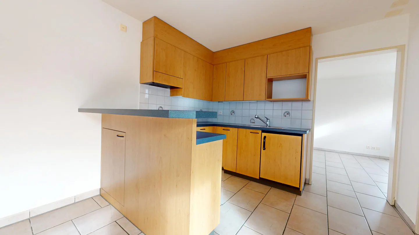 Versatile Apartment with Balcony - Photo 7 of 8