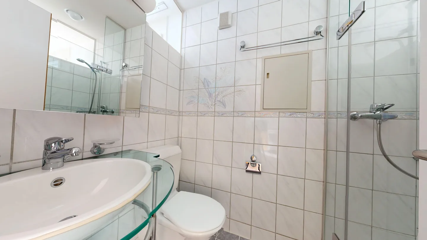 Versatile Apartment with Balcony - Photo 8 of 8