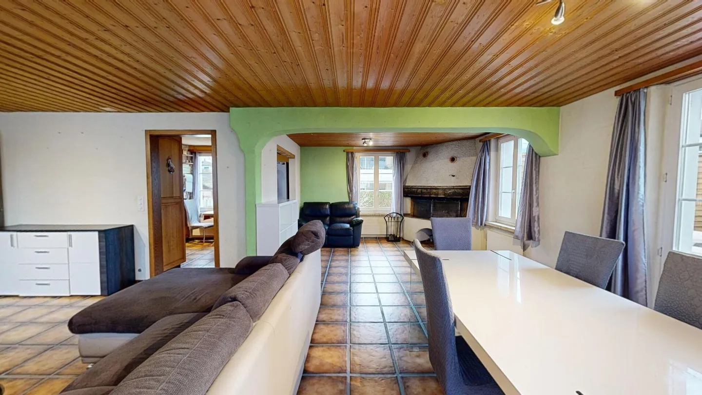 Casa unifamiliare con grande terrazza e giardino - grande potenziale per i creativi - Foto 4 di 22