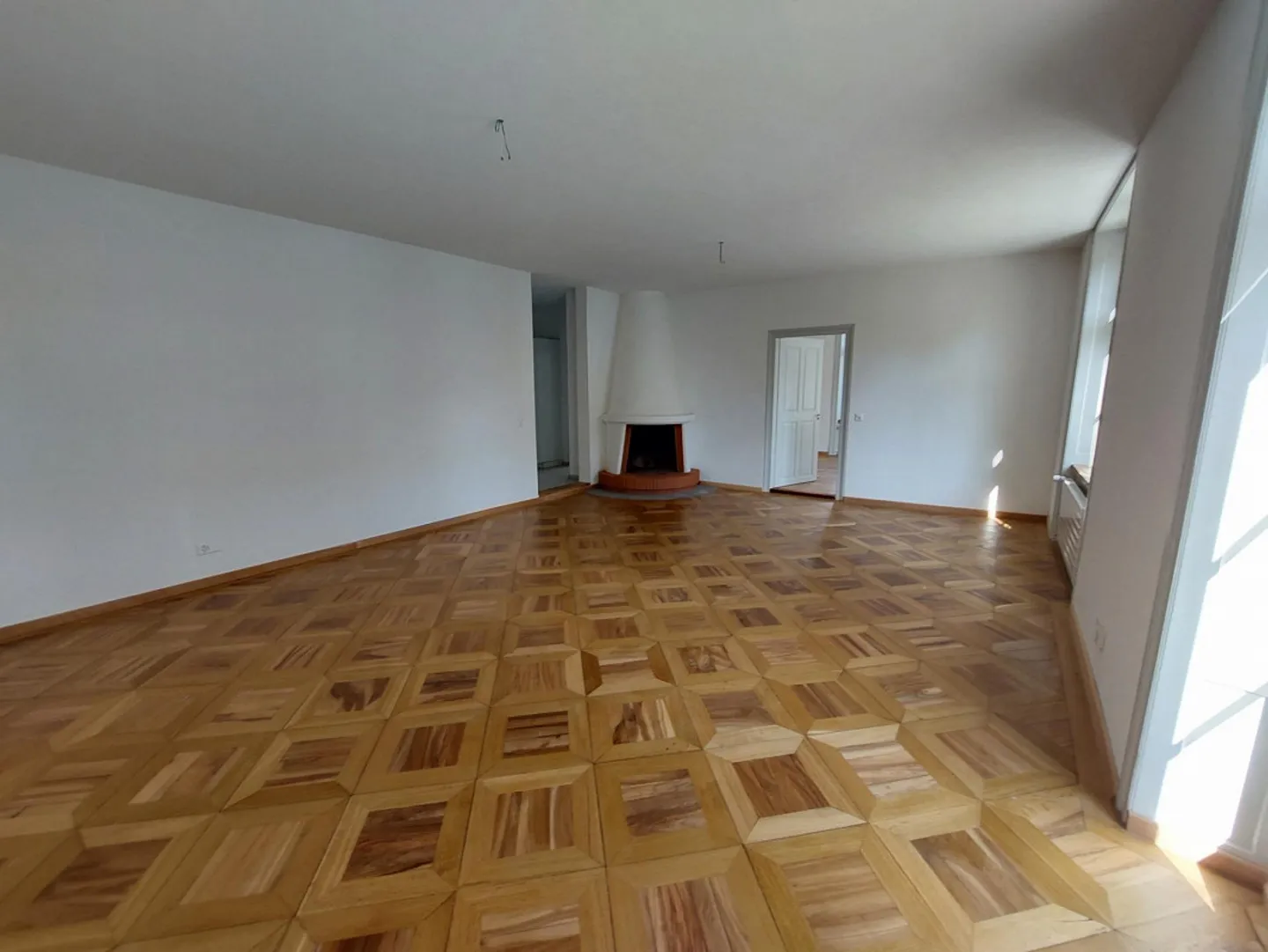 Charming 3.5-room apartment with balcony - Photo 2 of 8