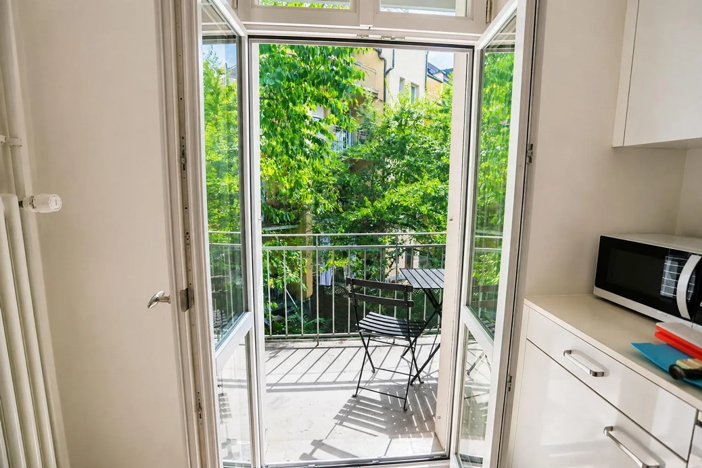 Charming Furnished Apartment - Photo 6 of 10