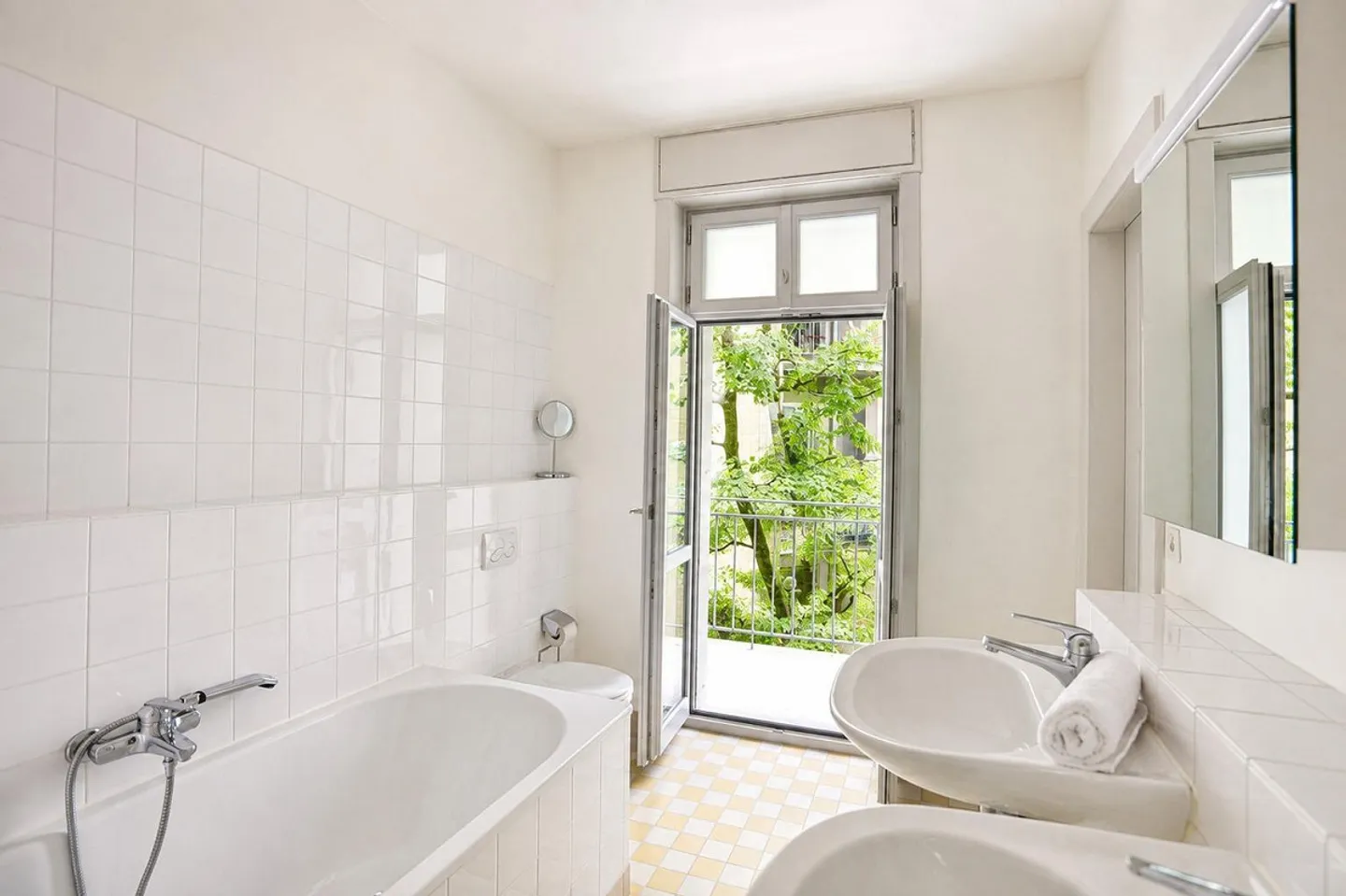 Charming Furnished Apartment - Photo 9 of 10