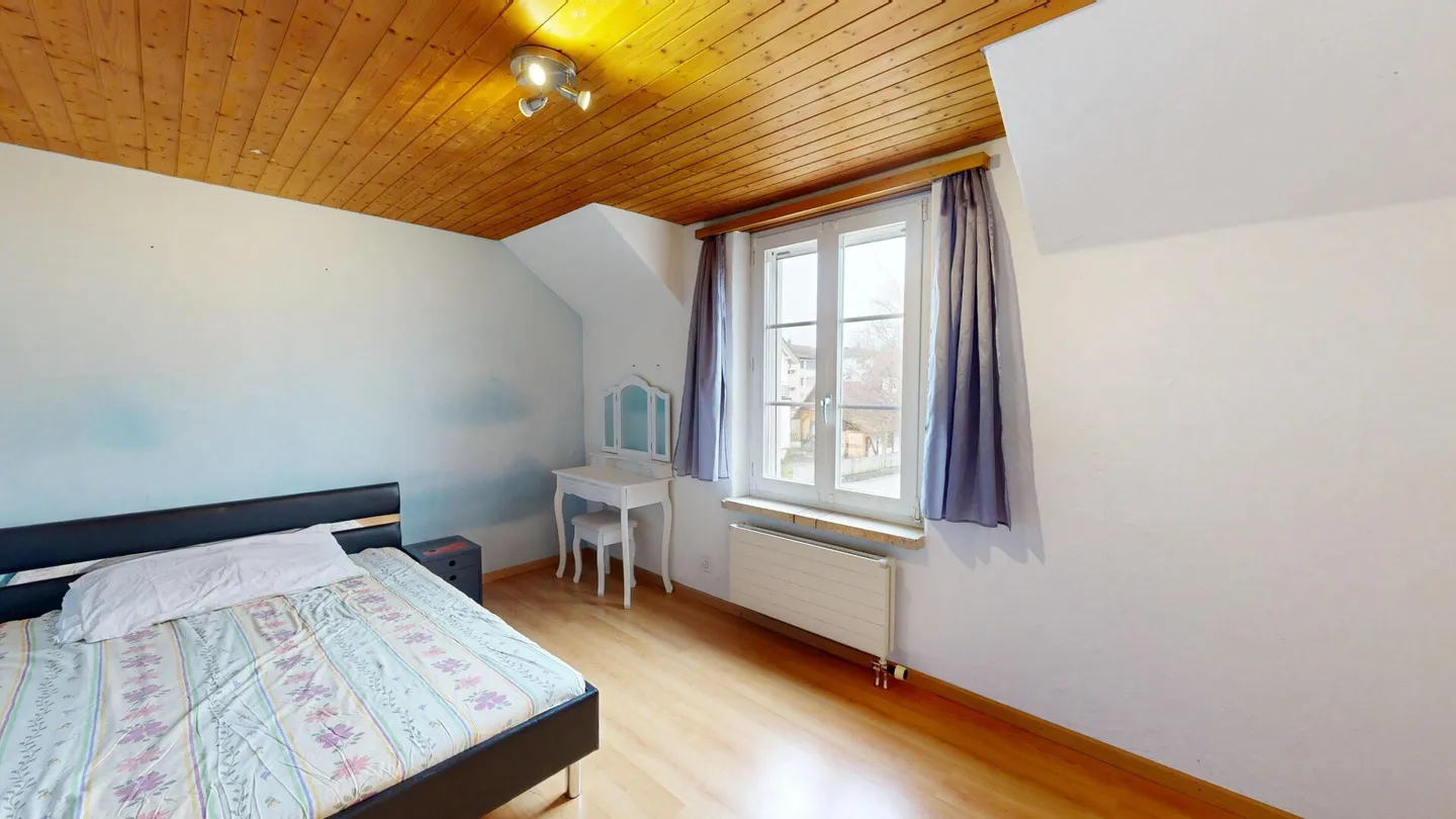 Casa unifamiliare con grande terrazza e giardino - grande potenziale per i creativi - Foto 12 di 22