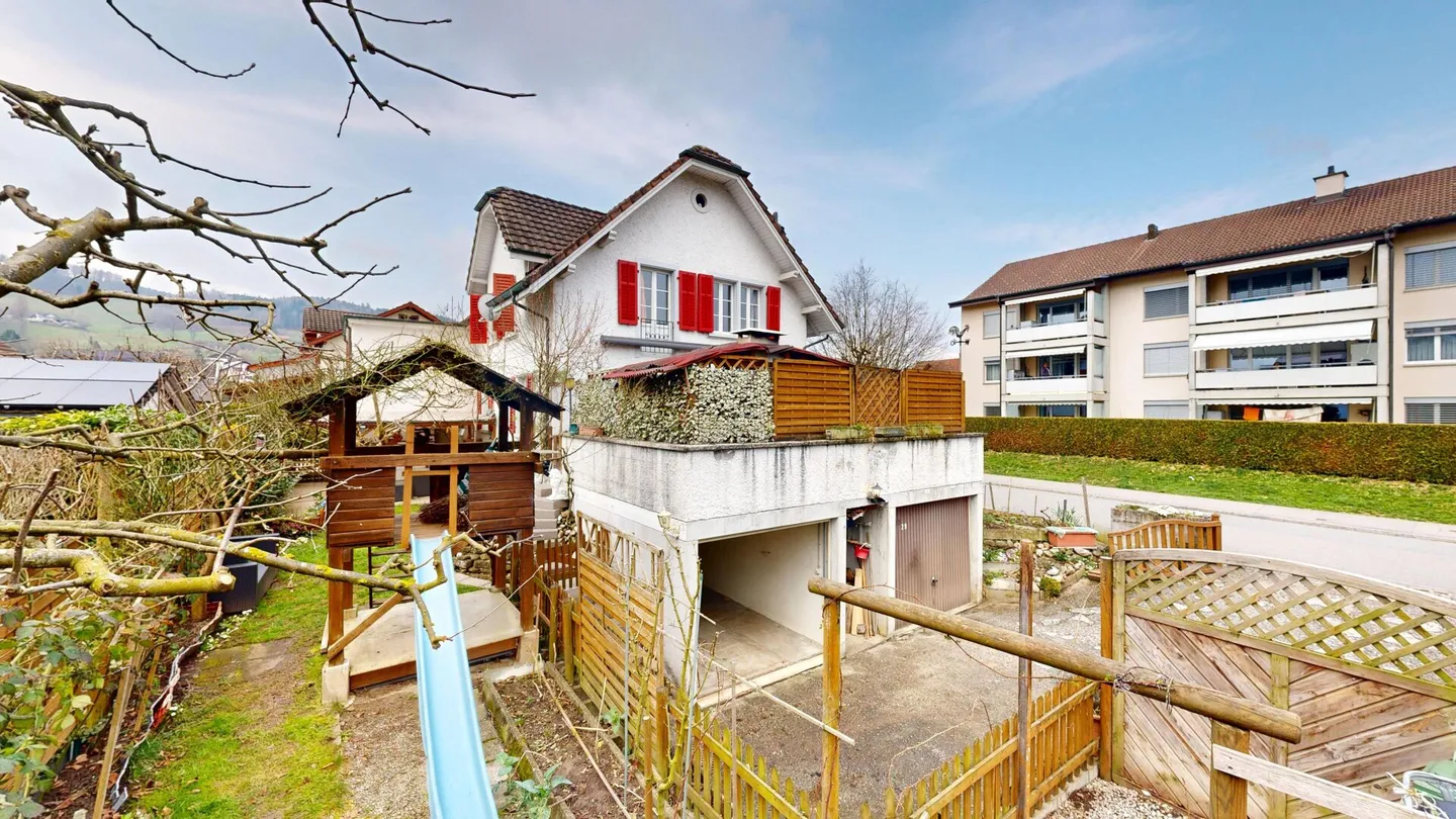 Casa unifamiliare con grande terrazza e giardino - grande potenziale per i creativi - Foto 19 di 22