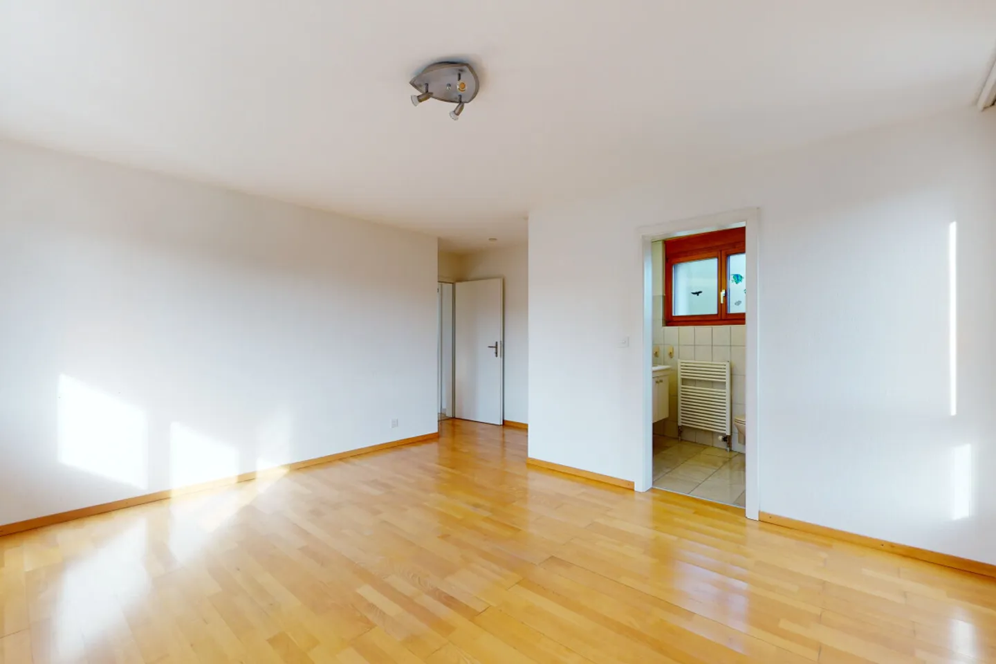 Stilvolle 4-Zimmerwohnung mit Wintergarten und Schwedenofen - Foto 9 von 13