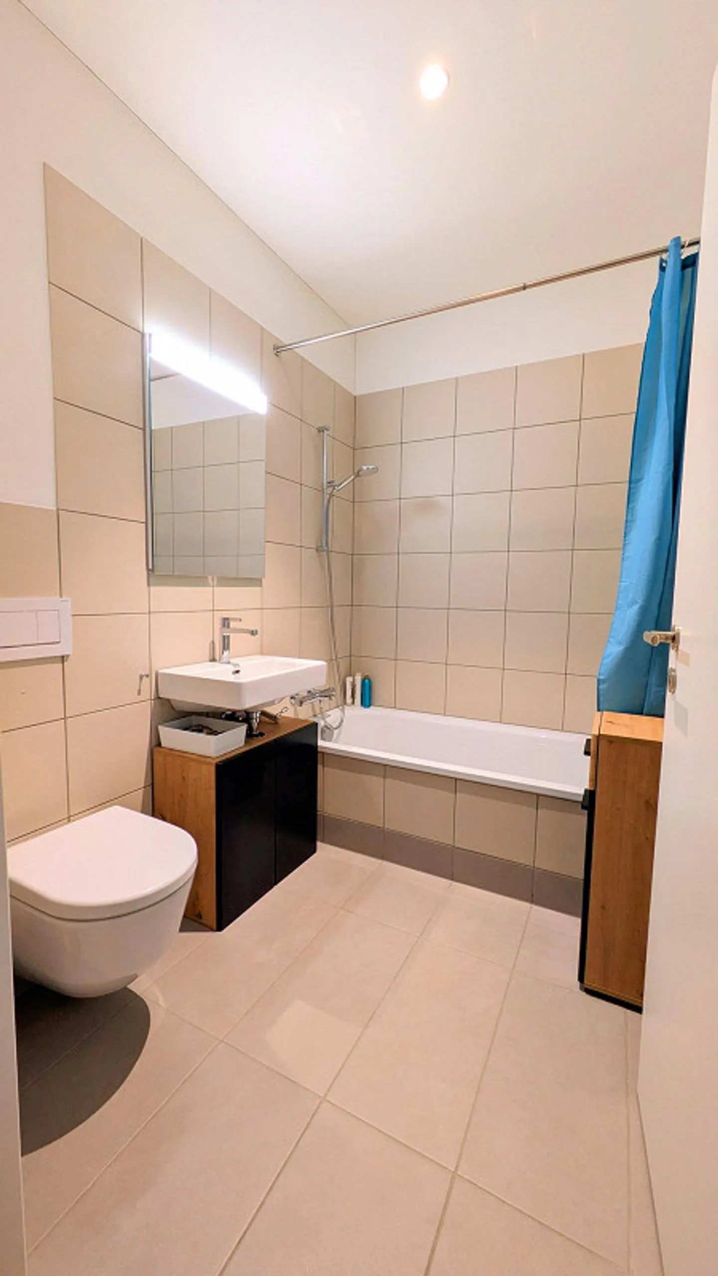 Befristetes WG-Zimmer + Büro + eigenes Bad - Foto 2 von 10