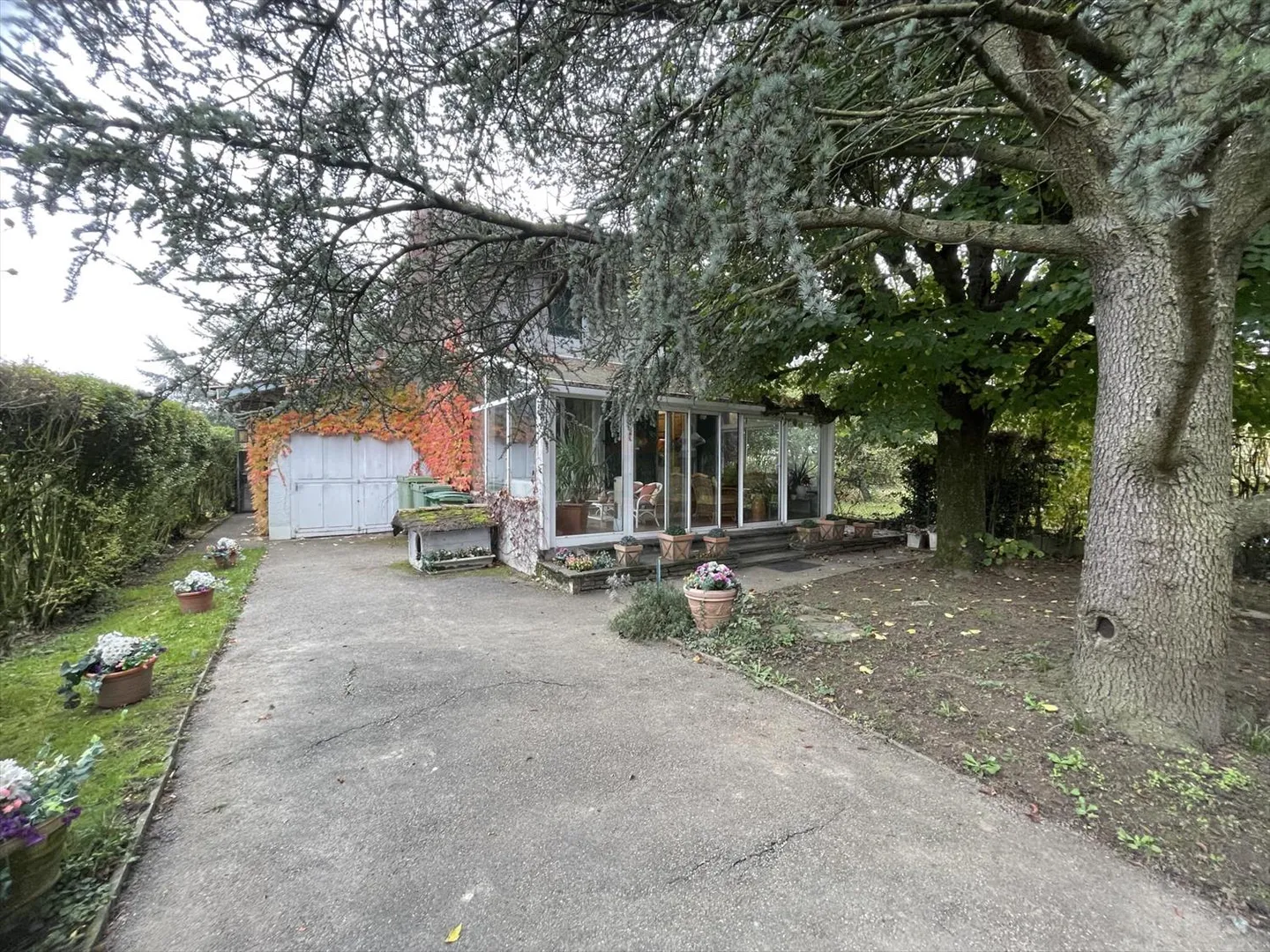 House with 5 rooms for renovation - Photo 1 of 9