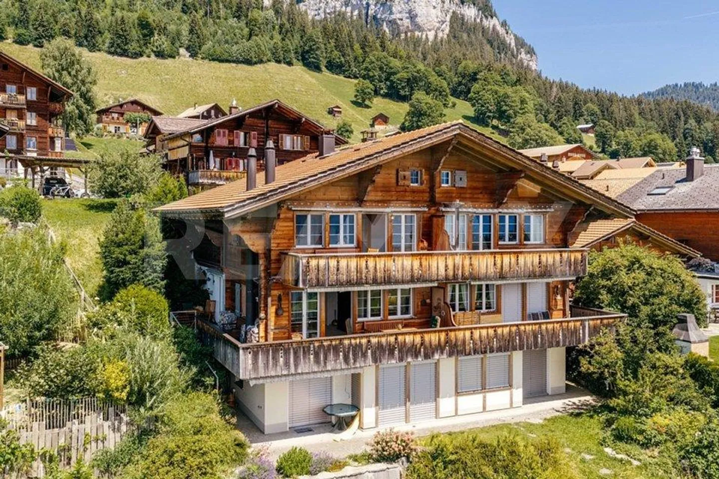 Appartement en duplex exclusif de 6,5 pièces sur trois étages avec bien-être... - Photo 1 sur 13