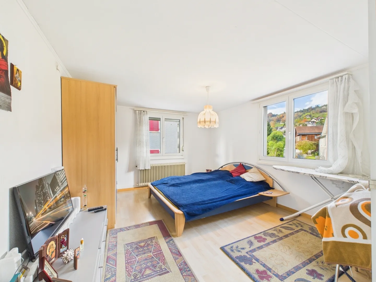 Zweifamilienhaus mit 3.5-Zimmer-Wohnung und Gewerbefläche (Kebab-Laden) im Erdgeschoss - Photo 4 of 13