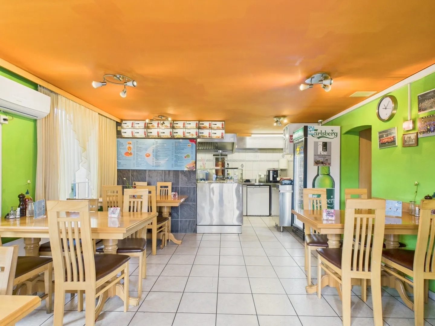 Zweifamilienhaus mit 3.5-Zimmer-Wohnung und Gewerbefläche (Kebab-Laden) im Erdgeschoss - Photo 7 of 13