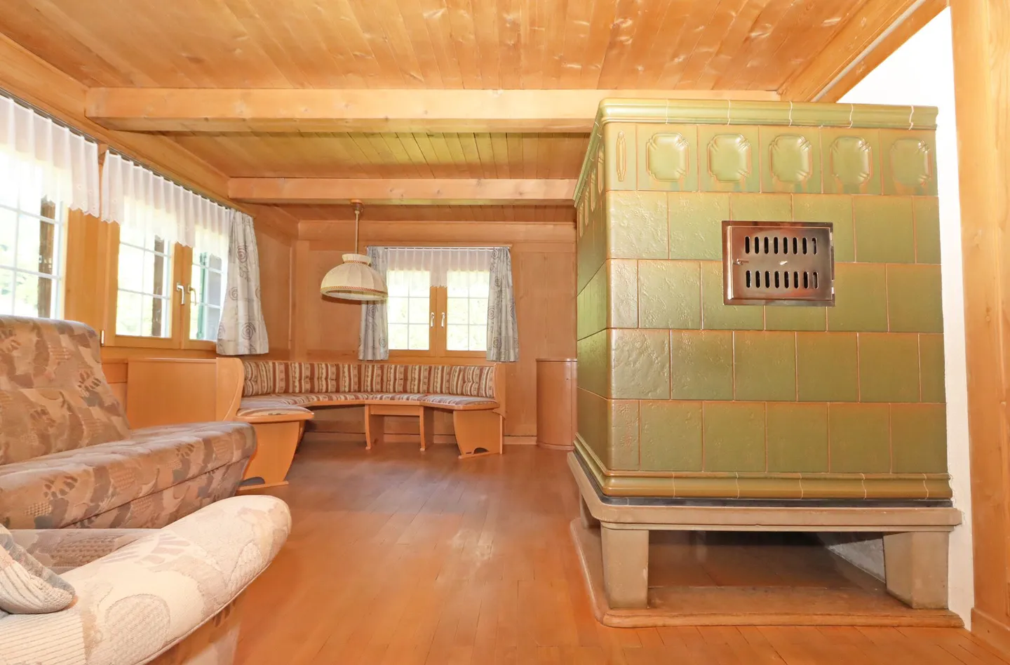 Oasis of Tranquility: Detached Family House in Natural Idyllic Setting - Photo 6 of 23