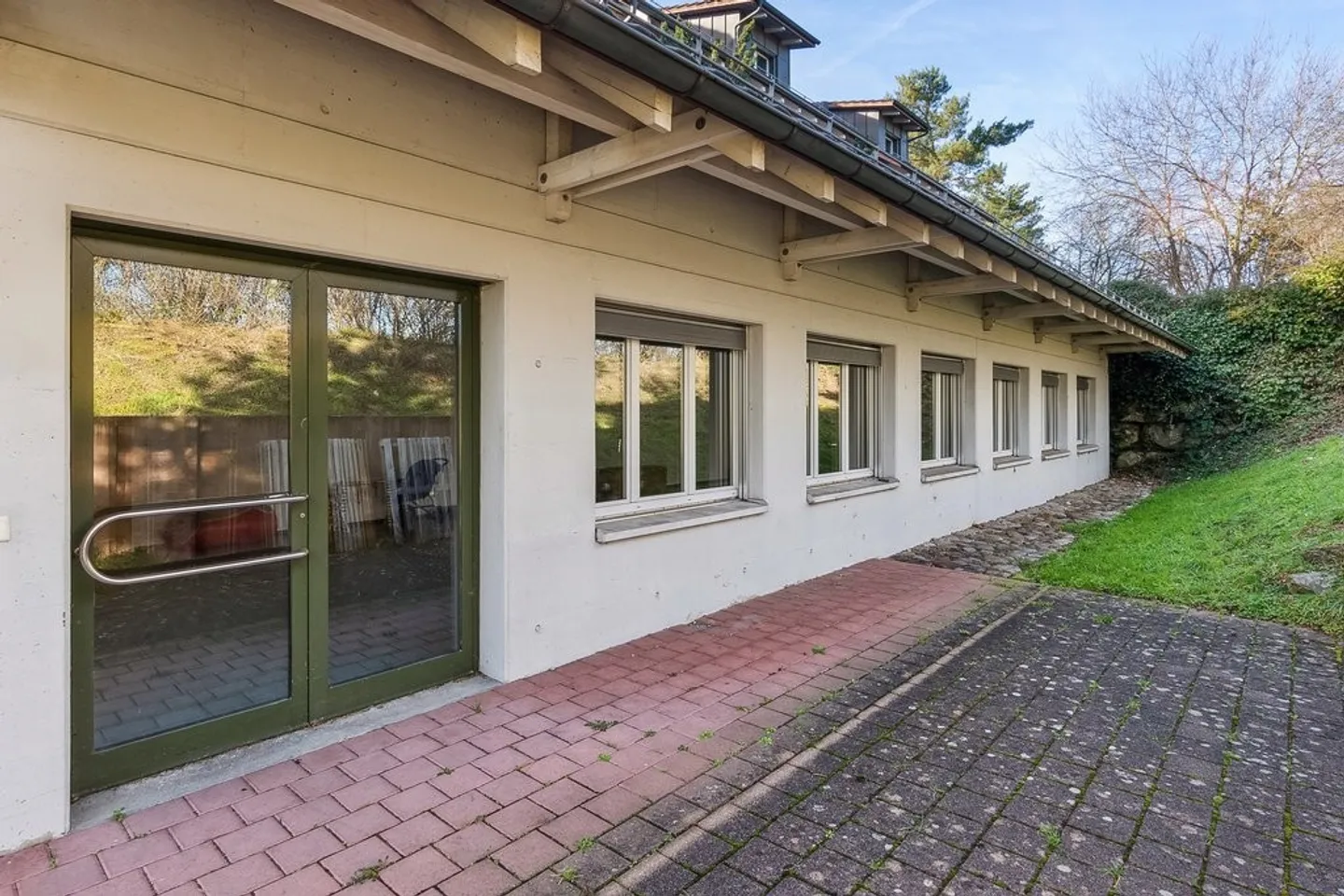 Espace commercial polyvalent - Photo 1 sur 8