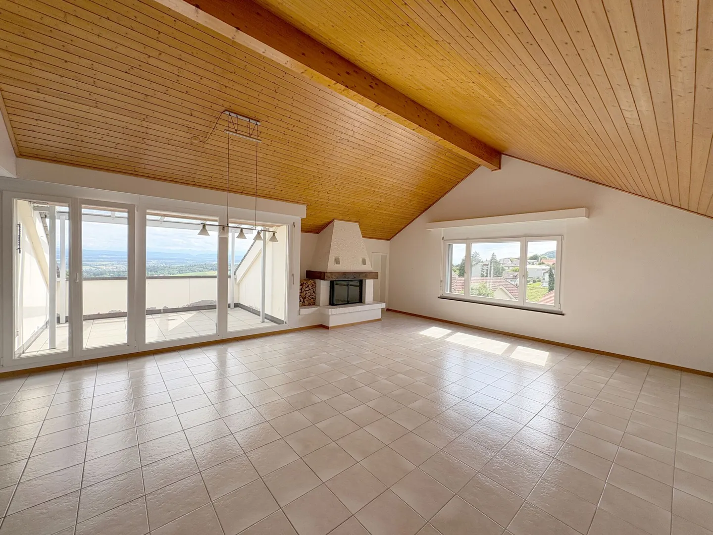 Appartamento 4,5 locali con vista mozzafiato e 170 m² di superficie utile - Foto 3 di 10
