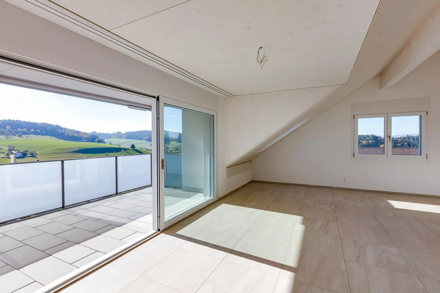 Appartement penthouse exclusif de 2,5 pièces à Grossdietwil - Photo 3 sur 9