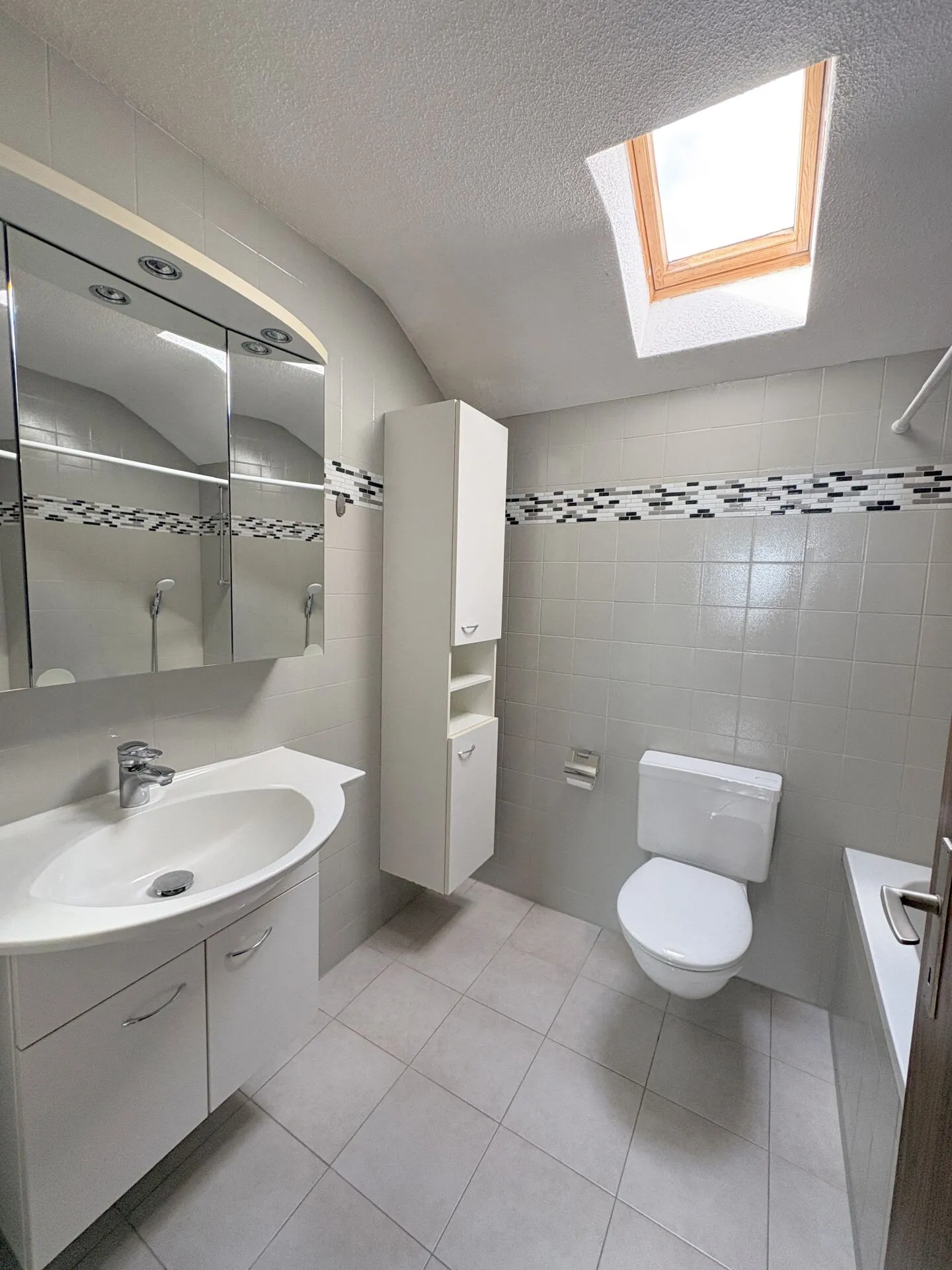 Appartamento 4,5 locali con vista mozzafiato e 170 m² di superficie utile - Foto 4 di 10