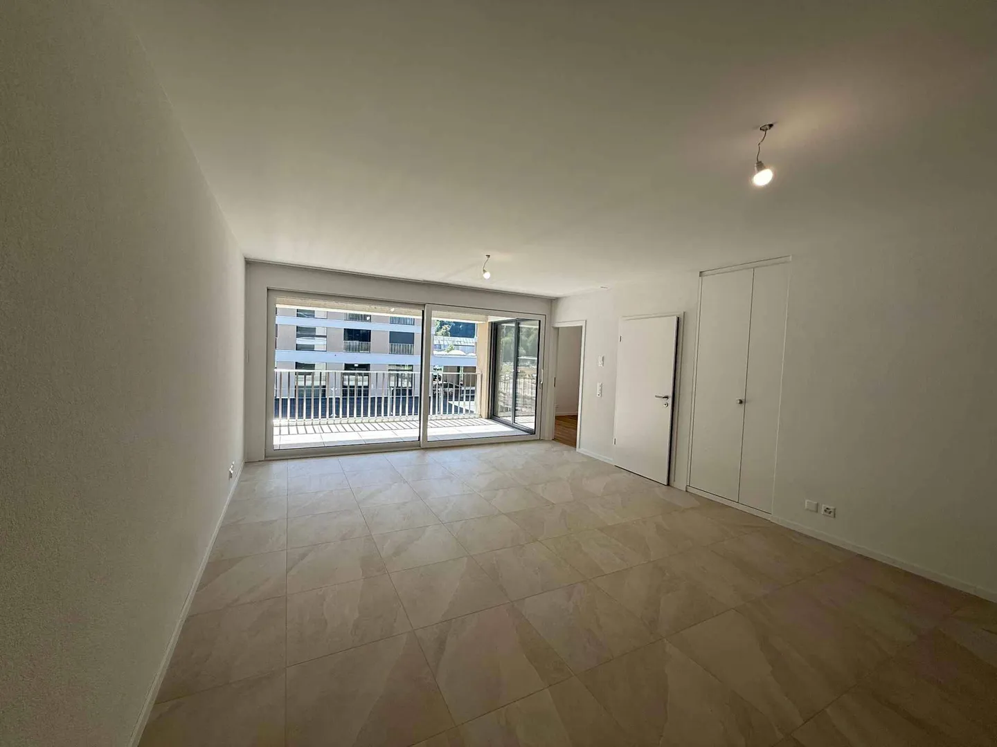 Appartement moderne avec terrasse - Photo 5 sur 11