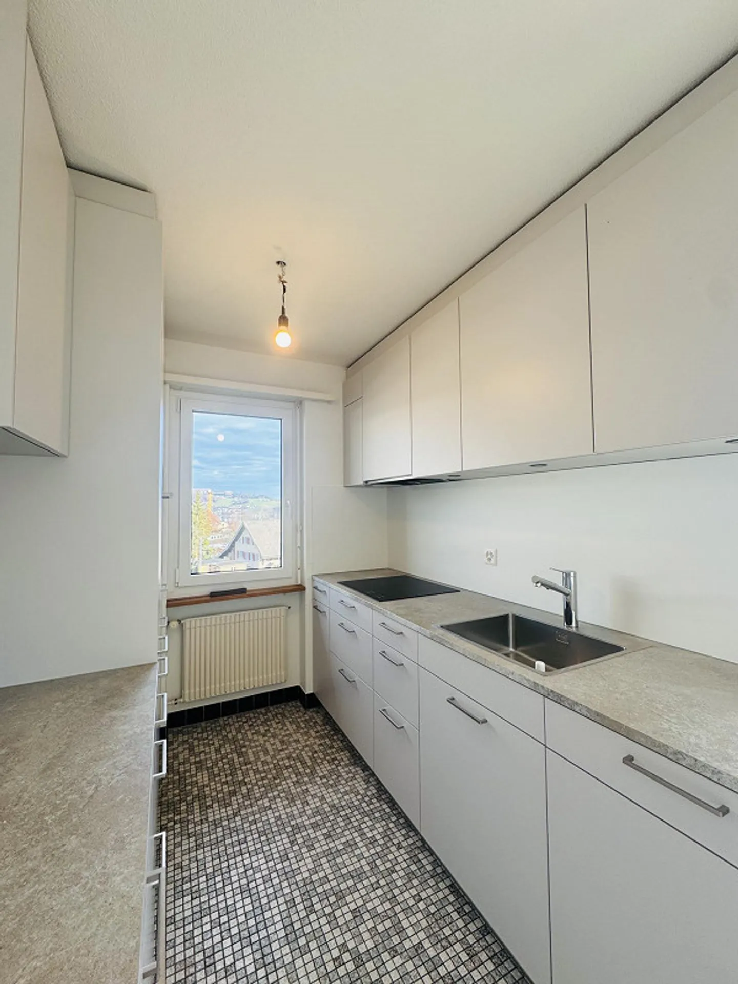 5-room apartment on the top floor with lake and mountain views - Photo 5 of 17