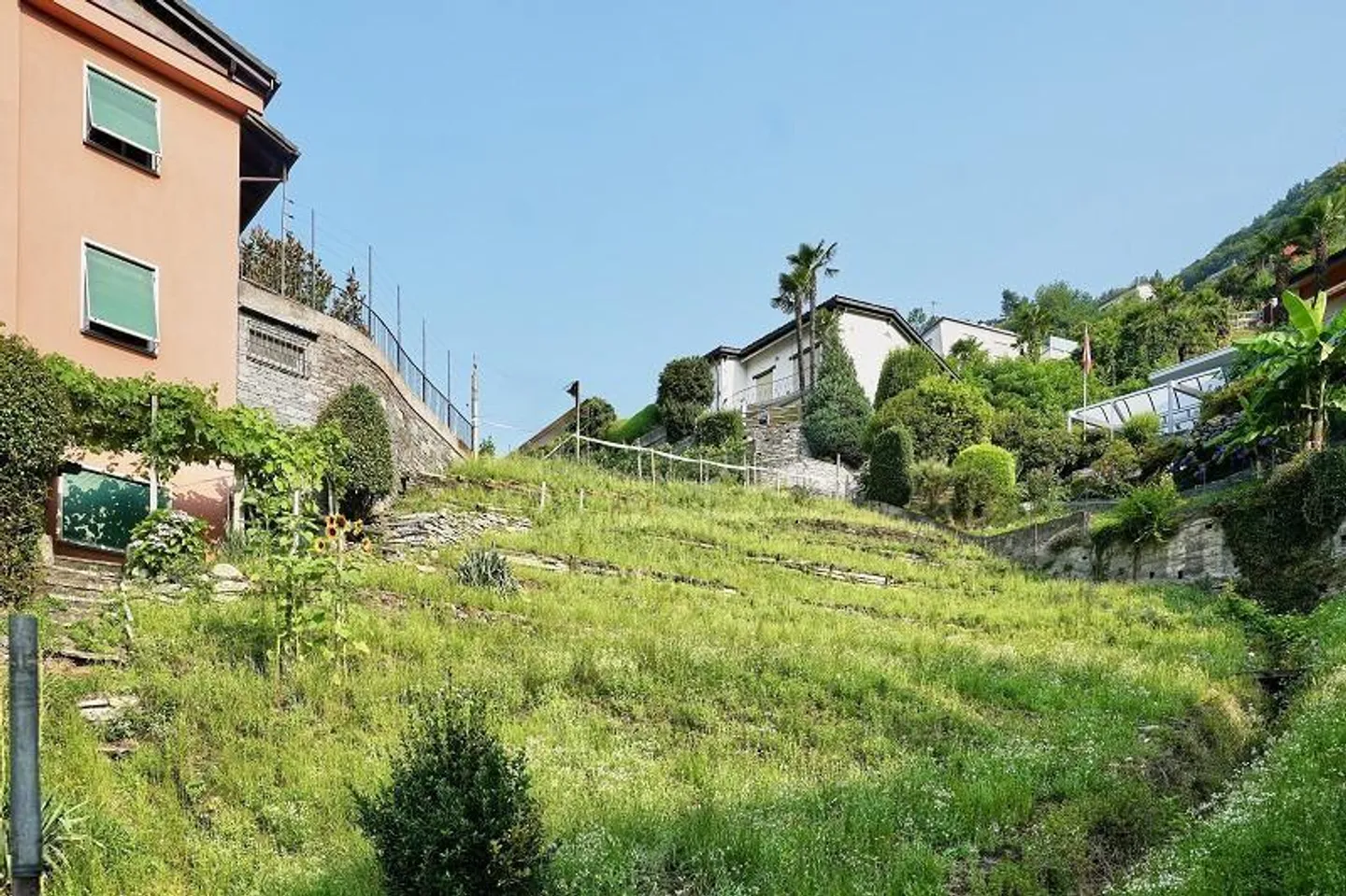 Two building plots of 843 m2 in sunny lake view location / two t... - Photo 2 of 14