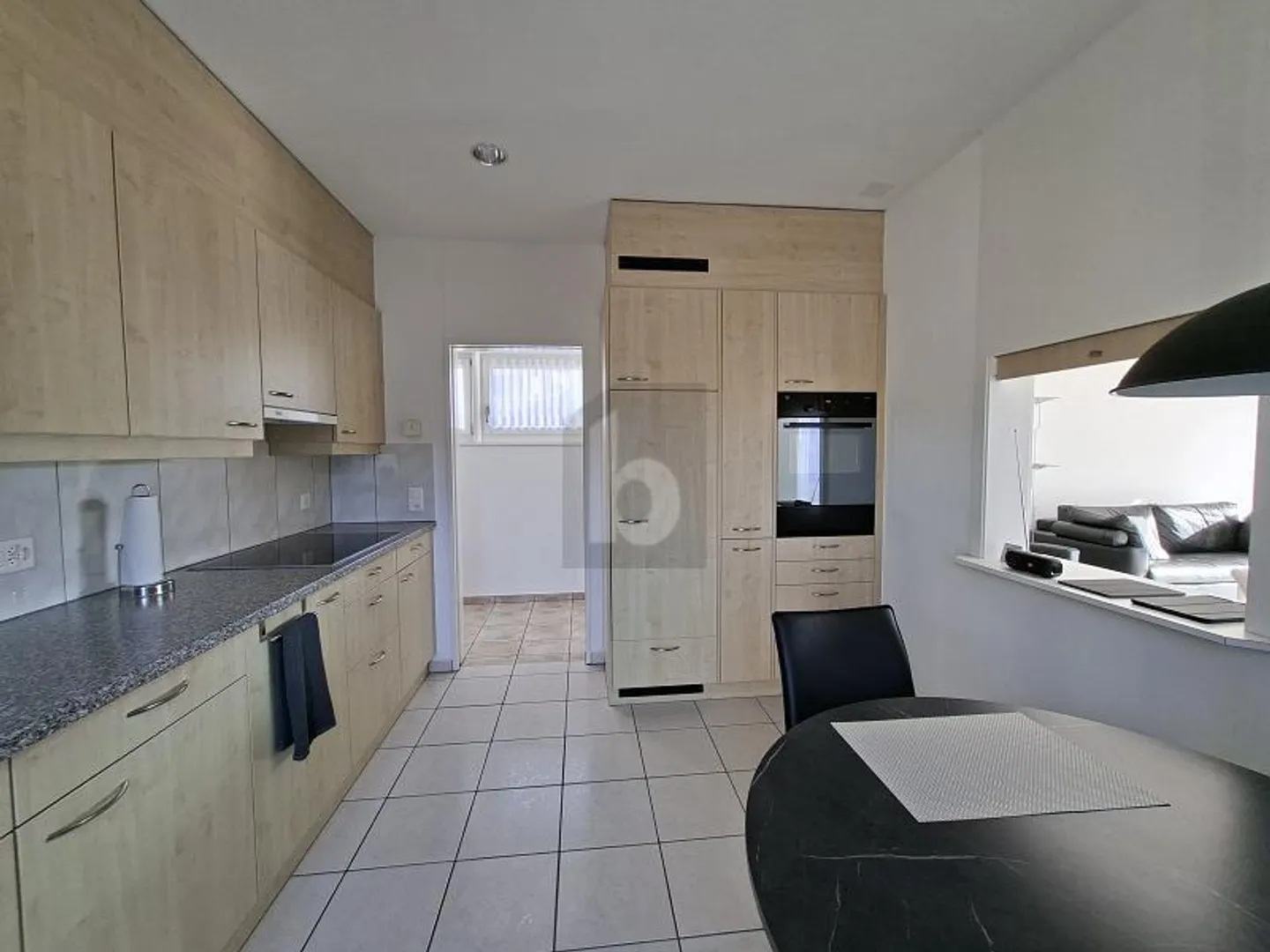 LIVE CENTRAL AND RELAXED! - Photo 3 of 6