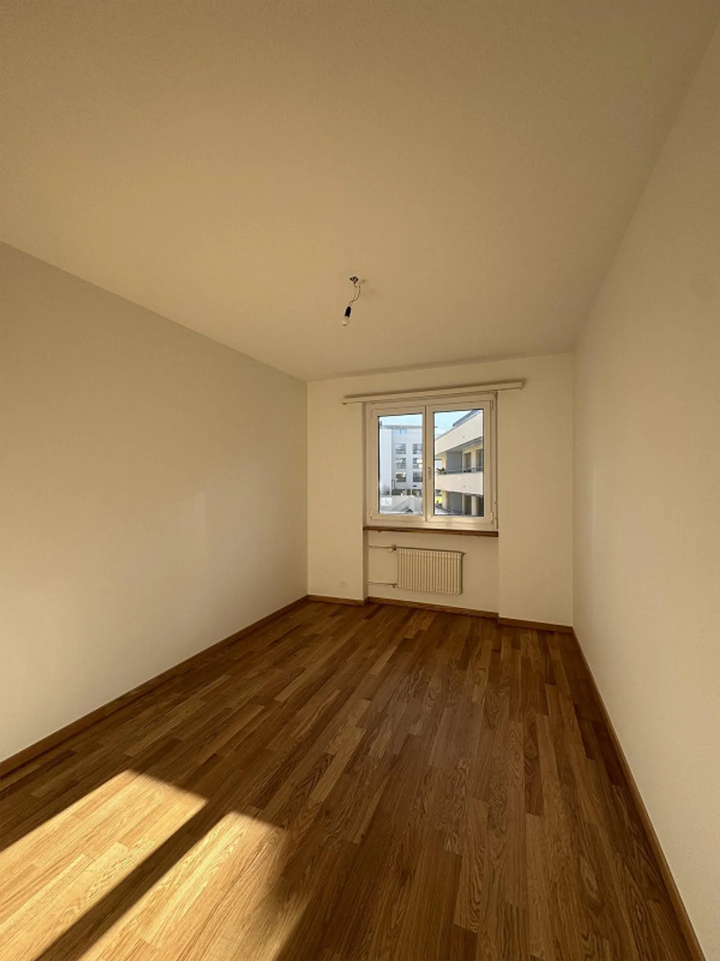 5-room apartment on the top floor with lake and mountain views - Photo 12 of 17